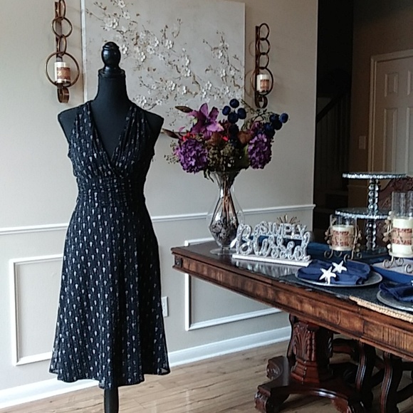 Evan Picone Black And Metallic Halter Cocktail Dress. Size 4 - Picture 7 of 17